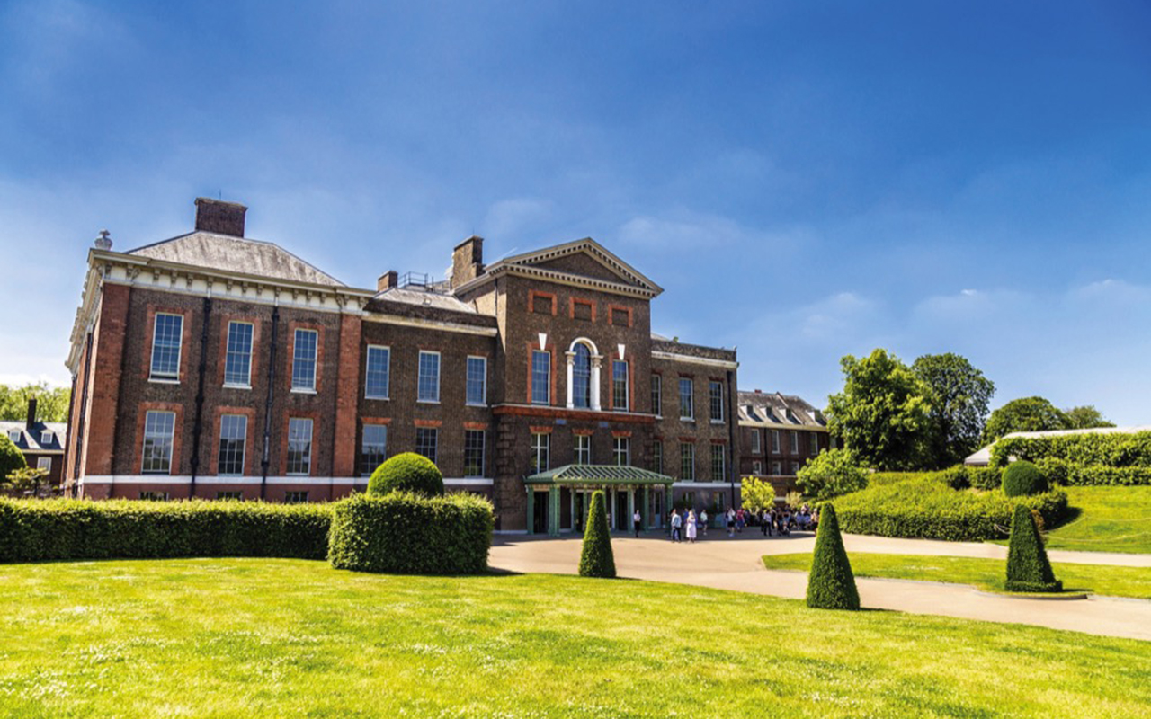 2G5W0WJ Exterior of Kensington Palace in Hyde Park, London, UK