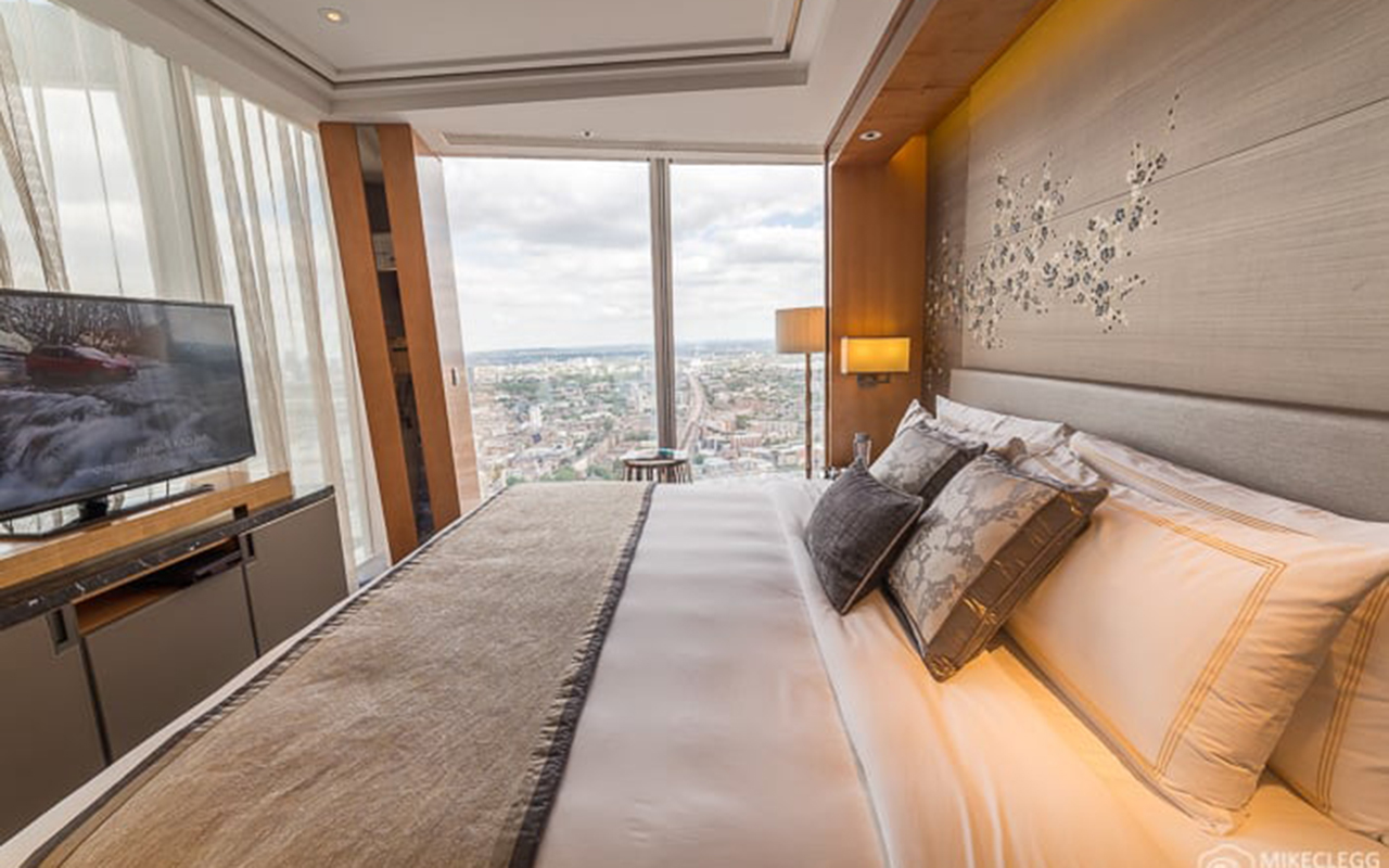 Bedroom-in-the-Premier-Shard-Suite