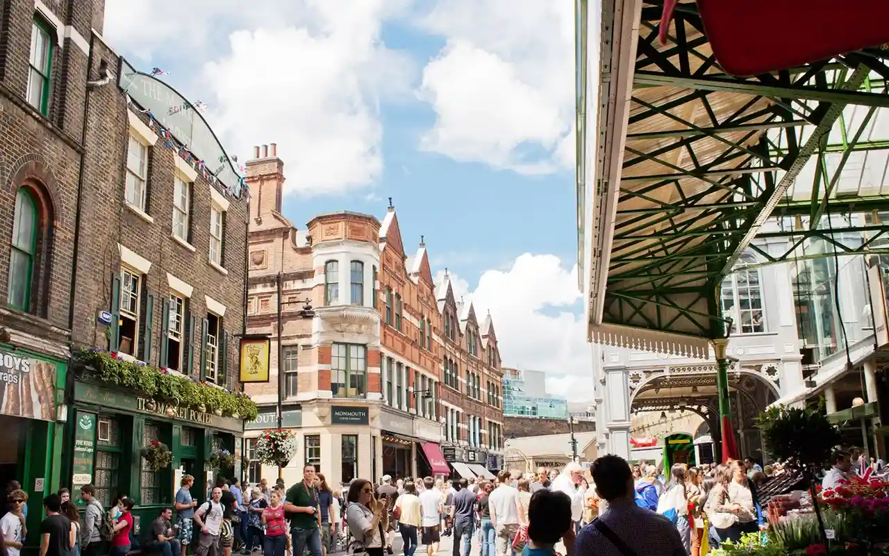 borough-market-london-conde-nast-traveller-22aug16-alamy