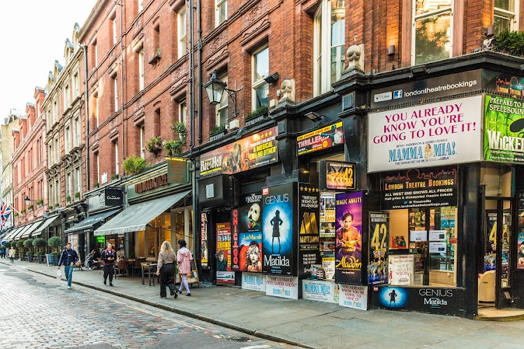 London. november 2018. A view of Monmouth street in Covent Garden in London